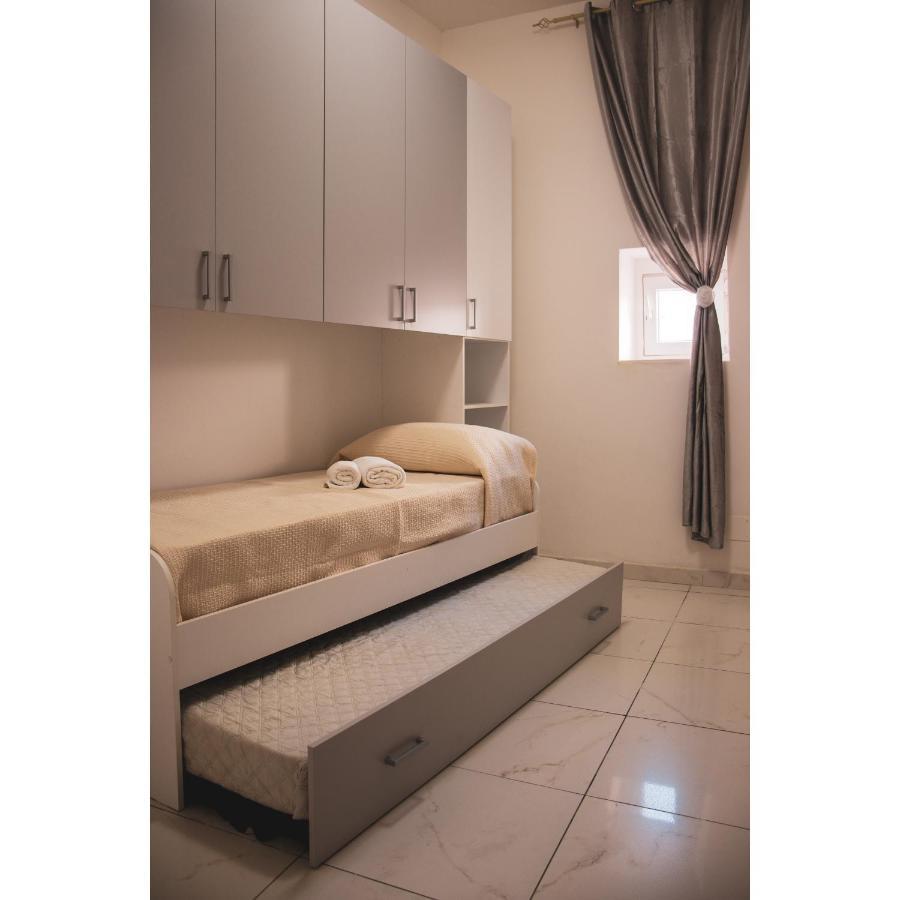 נאפולי Historical Center Duomo Suite מראה חיצוני תמונה